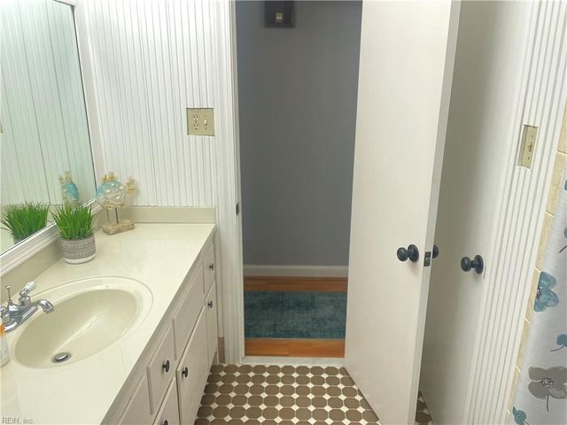 3408 Shoreline DR, Portsmouth, VA 23703