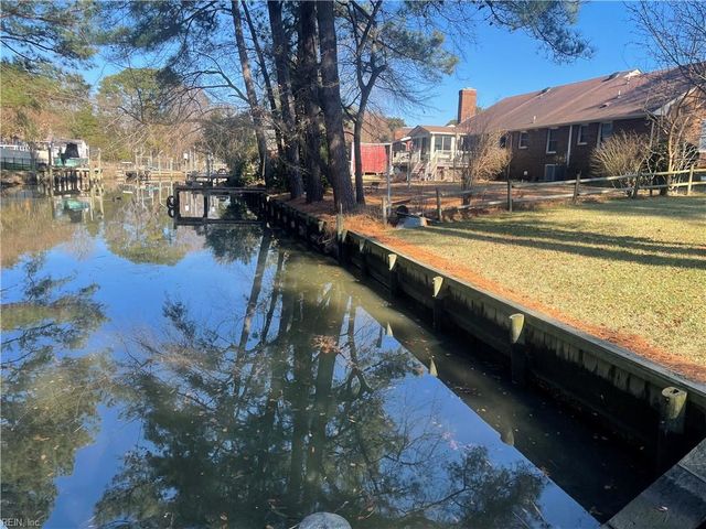 3408 Shoreline DR, Portsmouth, VA 23703