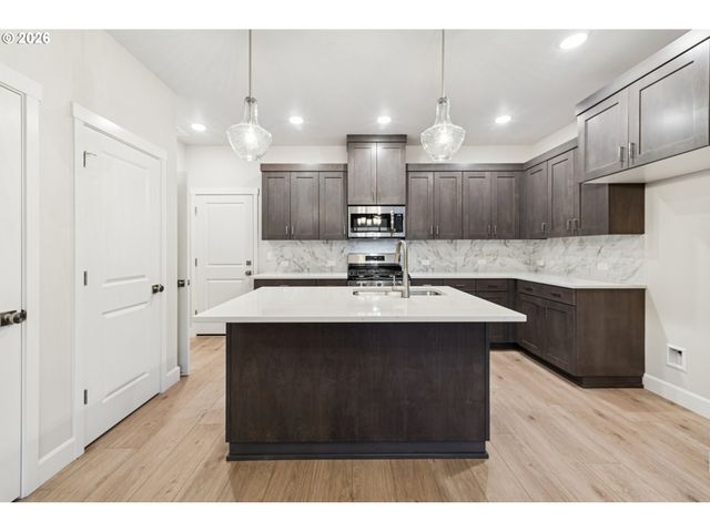 3319 Se Triumph Ave, Hillsboro, OR 97123