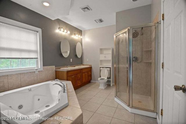 46 Walter Drive, Jackson, NJ 08527