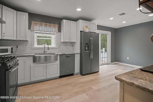 46 Walter Drive, Jackson, NJ 08527