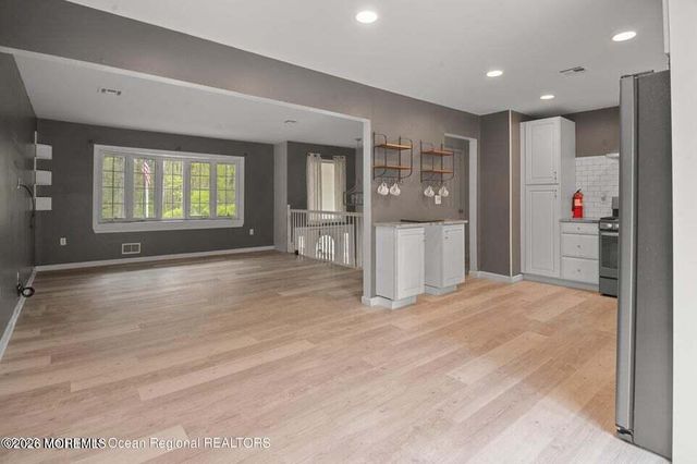 46 Walter Drive, Jackson, NJ 08527