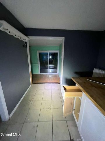 562 2nd Avenue, Troy, NY 12182