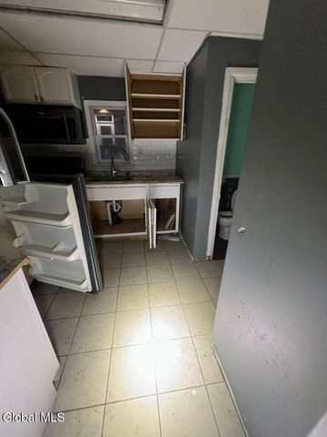 562 2nd Avenue, Troy, NY 12182