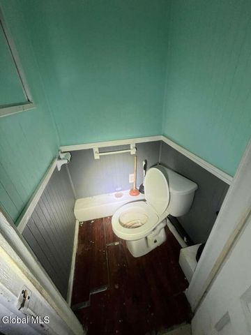 562 2nd Avenue, Troy, NY 12182