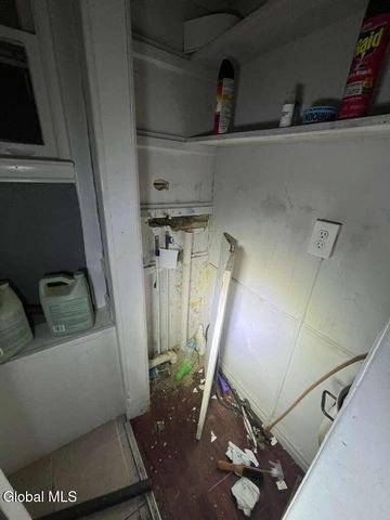 562 2nd Avenue, Troy, NY 12182