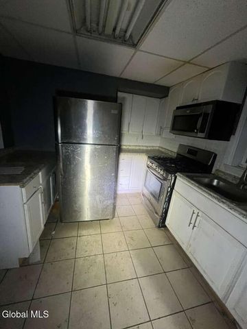 562 2nd Avenue, Troy, NY 12182