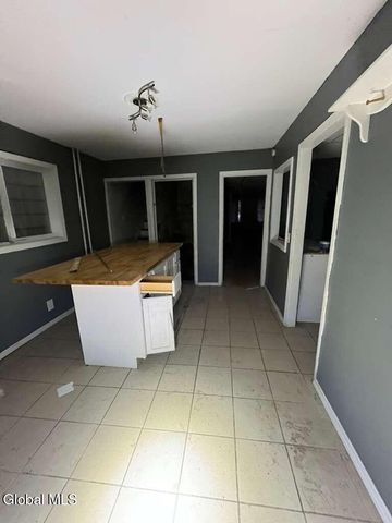 562 2nd Avenue, Troy, NY 12182