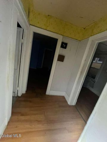 562 2nd Avenue, Troy, NY 12182