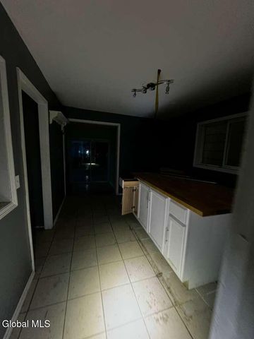 562 2nd Avenue, Troy, NY 12182