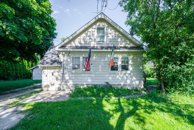 8S057 S Vine Street, Hinsdale, IL 60527