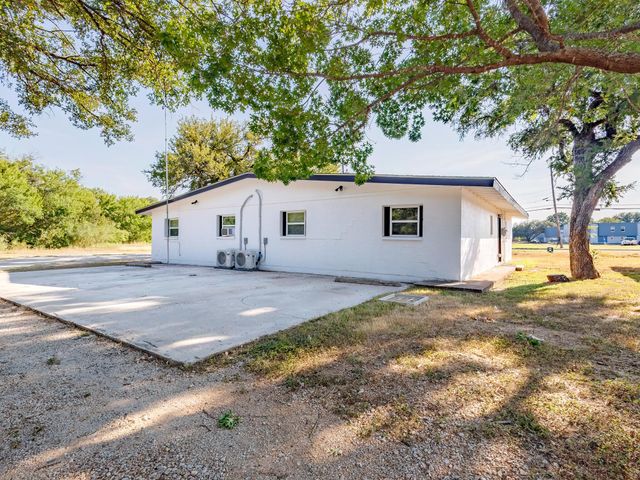 2904 4th Street, Brownwood, TX 76801
