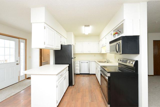 2366 20th Avenue S, Fargo, ND 58103