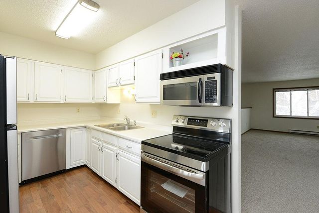 2366 20th Avenue S, Fargo, ND 58103