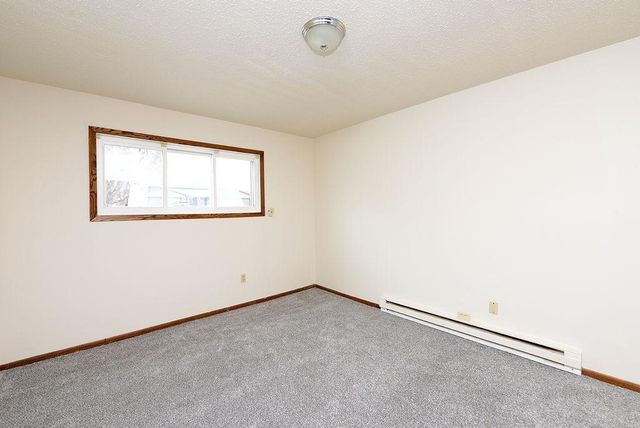 2366 20th Avenue S, Fargo, ND 58103