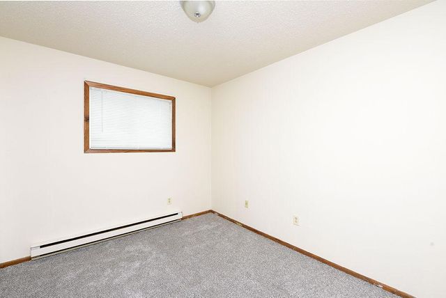 2366 20th Avenue S, Fargo, ND 58103