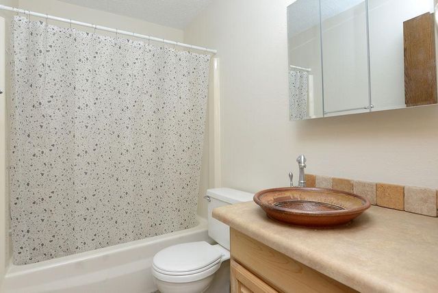 2366 20th Avenue S, Fargo, ND 58103