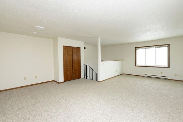 2366 20th Avenue S, Fargo, ND 58103