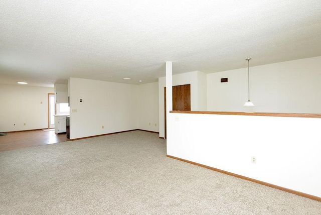 2366 20th Avenue S, Fargo, ND 58103