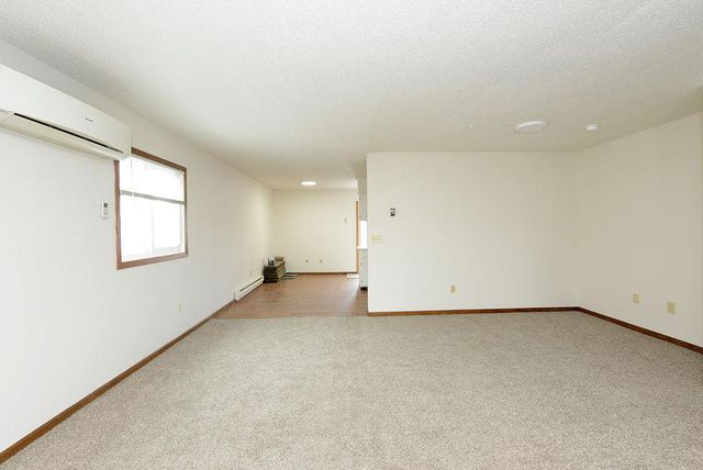 2366 20th Avenue S, Fargo, ND 58103