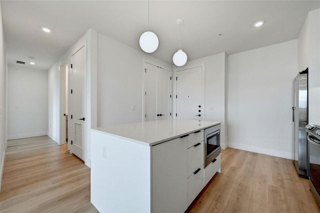 1701 Simond Ave 323, Austin, TX 78723