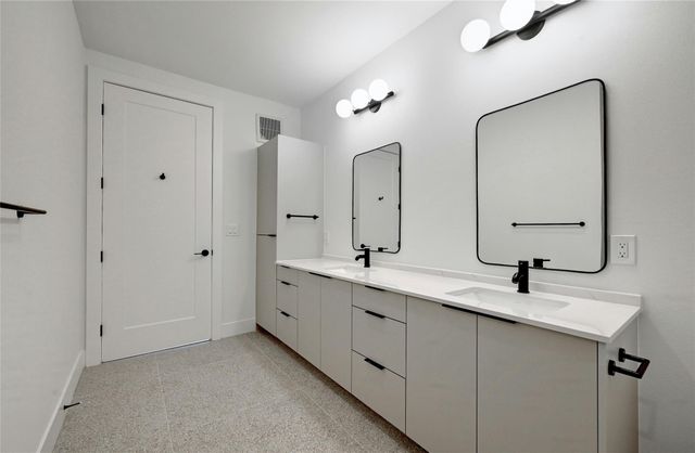 1701 Simond Ave 323, Austin, TX 78723