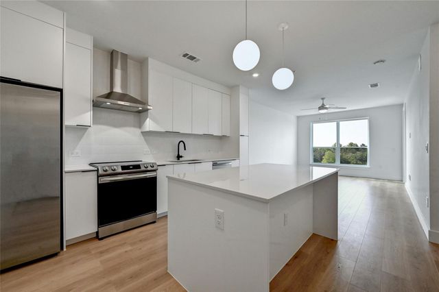 1701 Simond Ave 323, Austin, TX 78723