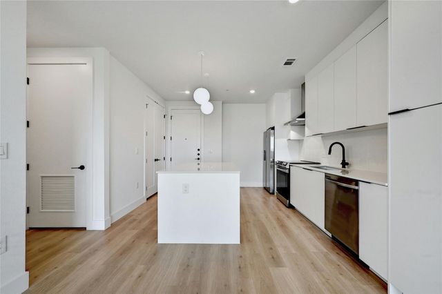 1701 Simond Ave 323, Austin, TX 78723