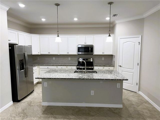 9444 Glenforest DR, Naples, FL 34120
