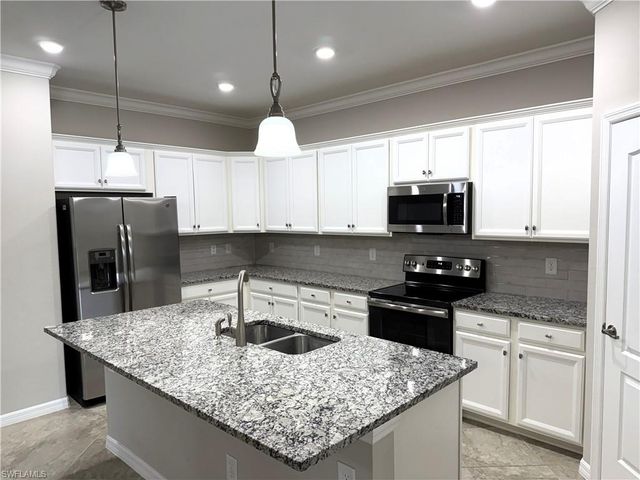 9444 Glenforest DR, Naples, FL 34120