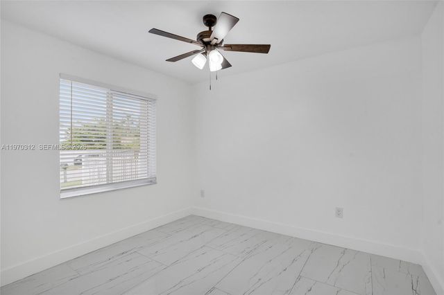 12068 SW 210th St, Miami, FL 33177