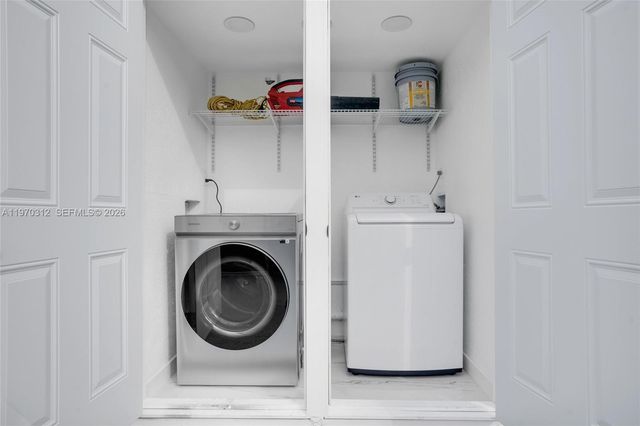 12068 SW 210th St, Miami, FL 33177