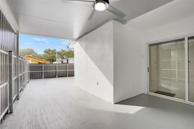 12068 SW 210th St, Miami, FL 33177