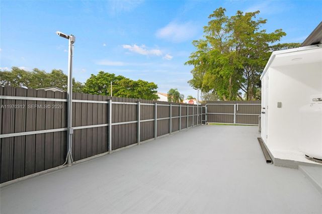 12068 SW 210th St, Miami, FL 33177