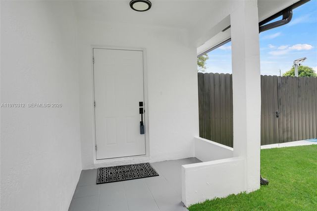 12068 SW 210th St, Miami, FL 33177