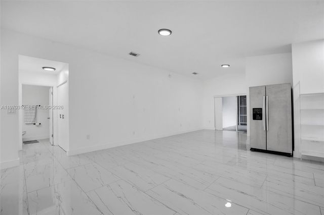 12068 SW 210th St, Miami, FL 33177