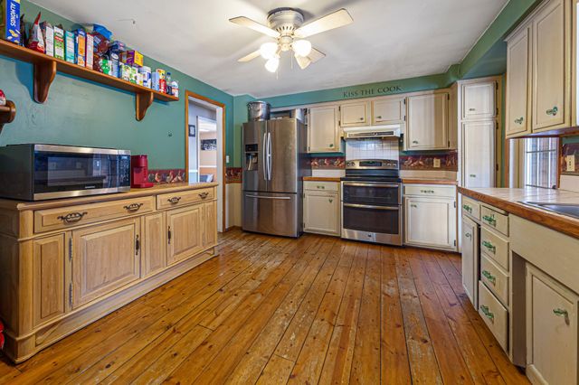 1020 Swanhill Drive, Albert Lea, MN 56007