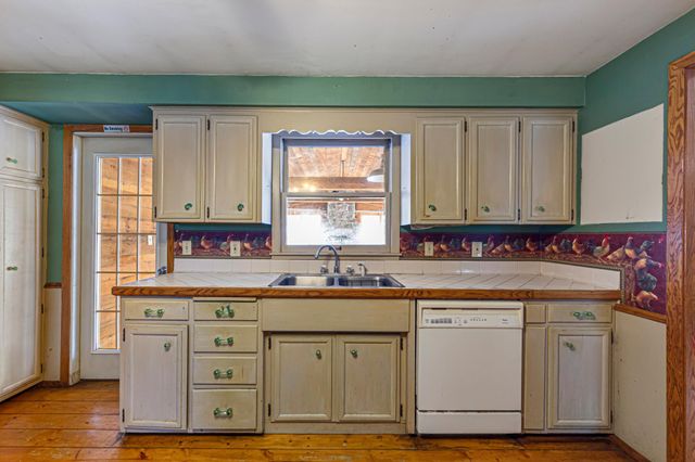 1020 Swanhill Drive, Albert Lea, MN 56007