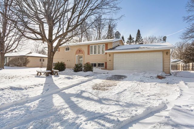 1020 Swanhill Drive, Albert Lea, MN 56007