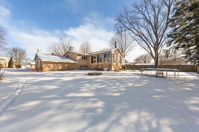 1020 Swanhill Drive, Albert Lea, MN 56007