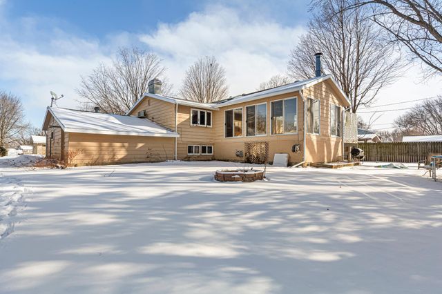 1020 Swanhill Drive, Albert Lea, MN 56007