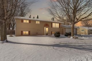 1020 Swanhill Drive, Albert Lea, MN 56007