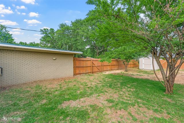 2214 Wakefield Avenue, Bossier City, LA 71111