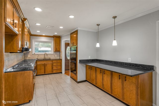 2214 Wakefield Avenue, Bossier City, LA 71111