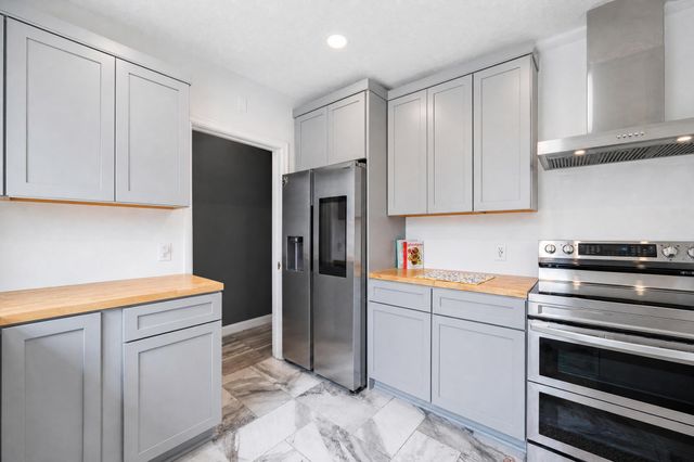 7800 Pearson Way NE, Fridley, MN 55432