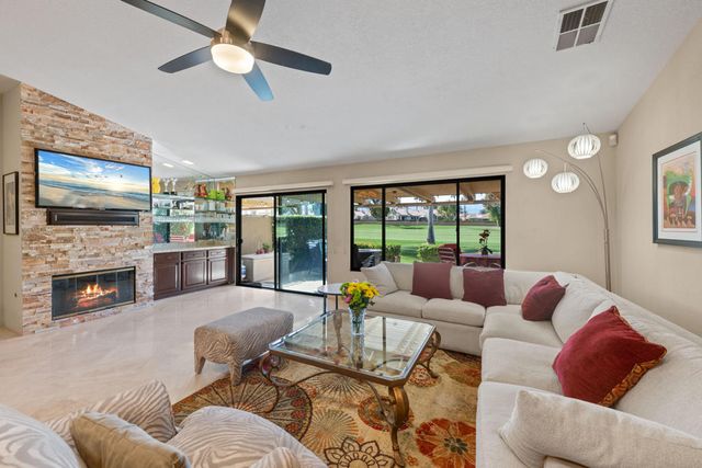 41419 W Woodhaven Drive W, Palm Desert, CA 92211