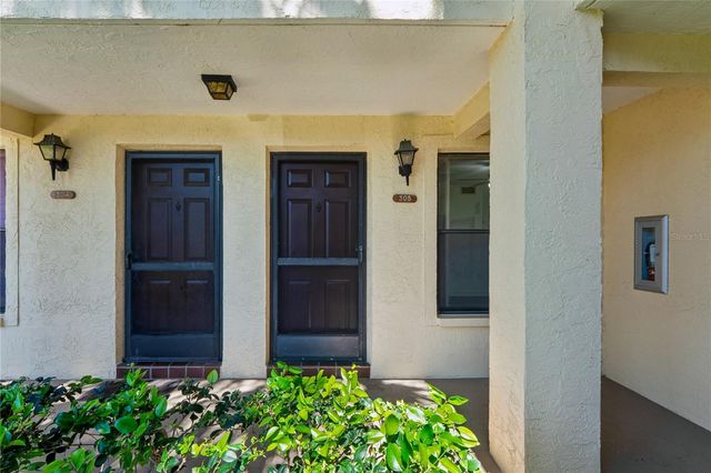 305 HAMMOCK PINE BOULEVARD 305, Clearwater, FL 33761