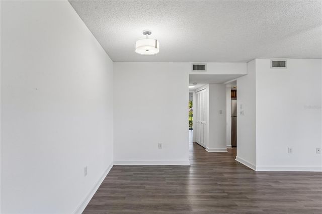 305 HAMMOCK PINE BOULEVARD 305, Clearwater, FL 33761