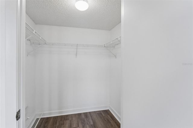 305 HAMMOCK PINE BOULEVARD 305, Clearwater, FL 33761