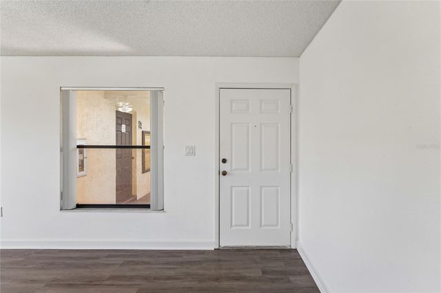 305 HAMMOCK PINE BOULEVARD 305, Clearwater, FL 33761